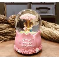 Wholesale Wind-Up Musical Lover Snow Globe