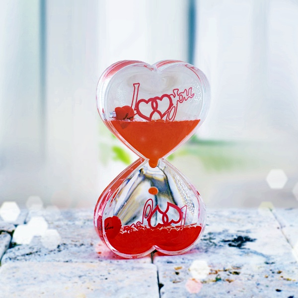 Heart Shaped Liquid Gel Hourglass