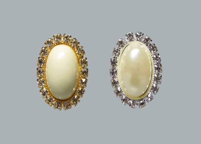 Pearl Oval Around Stone Gold P10-200