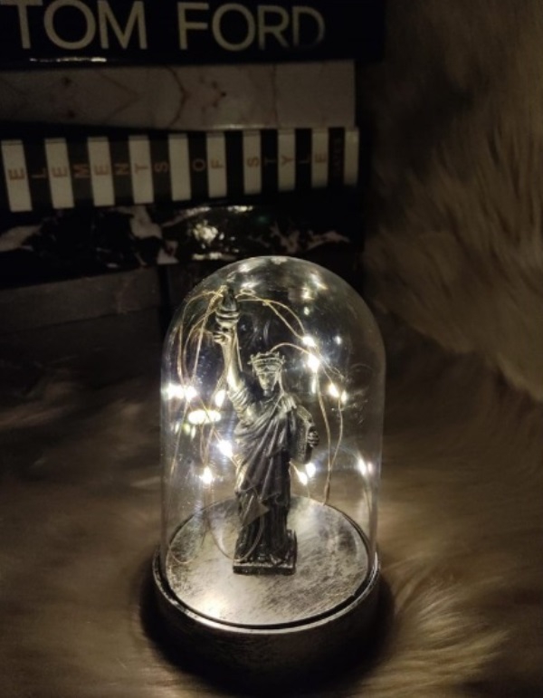 Statue Of Liberty Trinket In Illuminated Dome