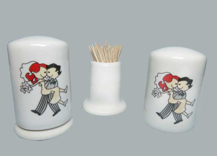 Ceramic Bride Groom P10-240