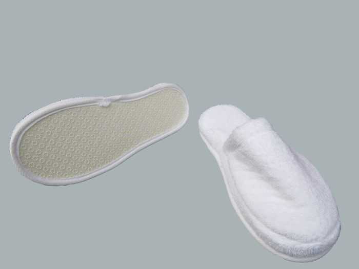 Pupper Slippers Plain Cream No. 39-40