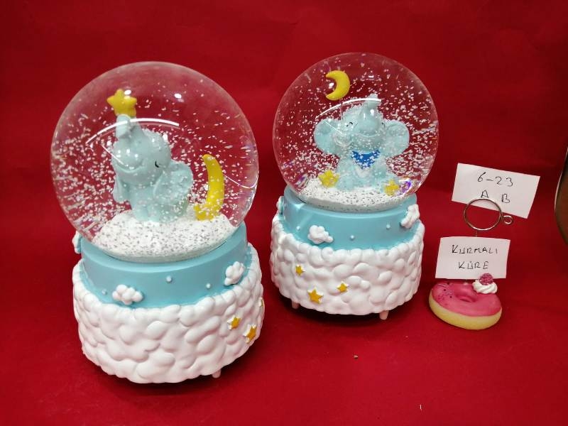 Cute Elephant Wind Up Oversized Snow Globe