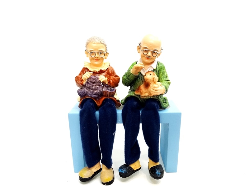 Wholesale 2 pcs Elderly Couple Trinket