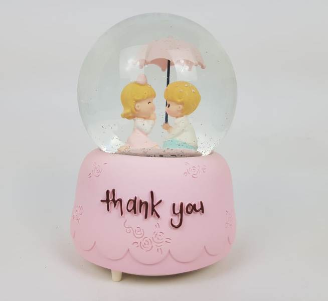 Wholesale Large Size Spray Lover Snow Globe