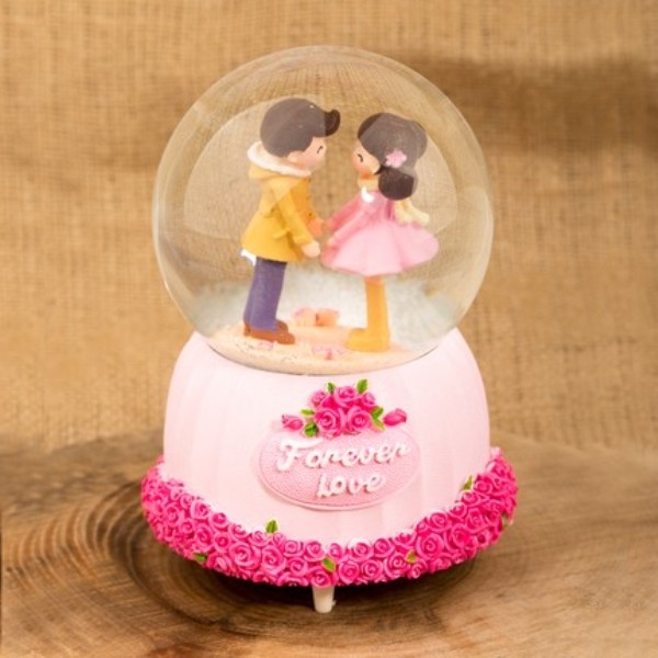 Wholesale Big Size Lover Themed Snow Globe