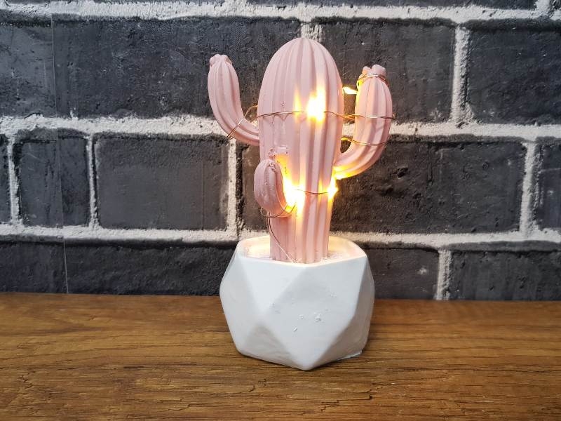 Wholesale Decorative Cactus Desktop Lamp