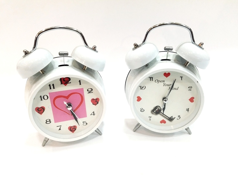 Wholesale Heart Pattern White Metal Alarm Clock