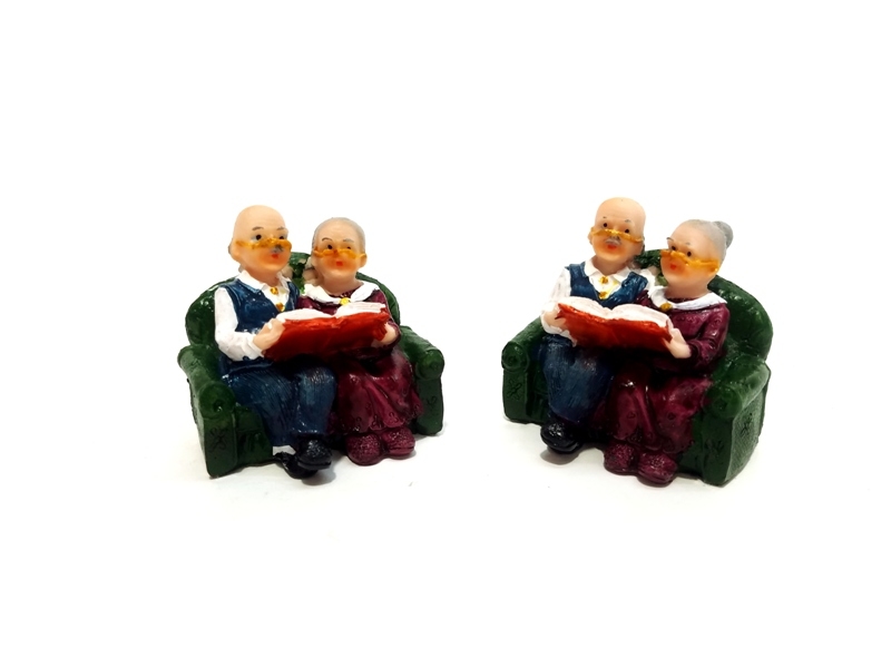 Wholesale Grandpa Couple Sitting on Sofa