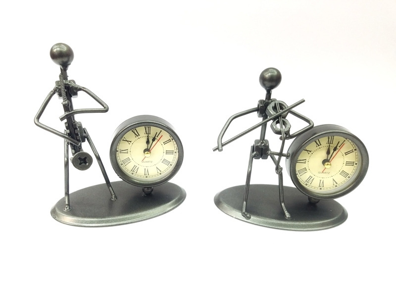 Wholesale Musical Instrument Man Table Clock