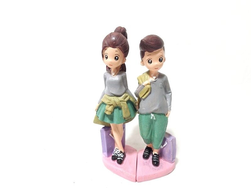 Wholesale Polyester Lover Figurines