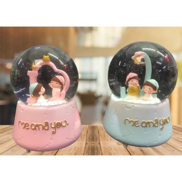 Wholesale Spray Lighted Musical Snow Globe