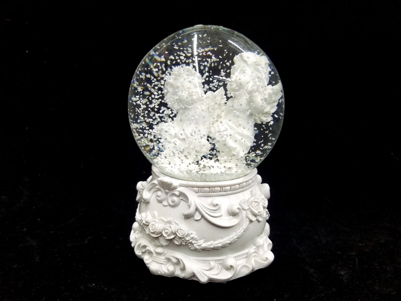 Wholesale Romantic Angels Snow Globe