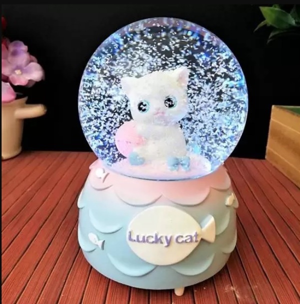 Wholesale Cute Cat Spray Snow Globe