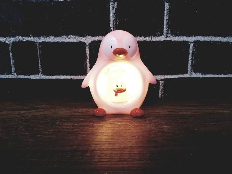 Wholesale Cute Penguin Lamp